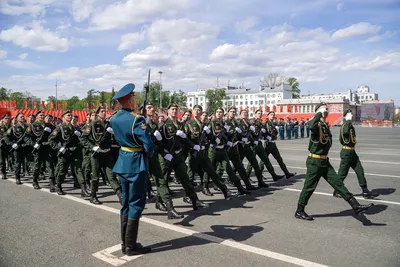 Путин посвятил речь на параде Победы войне против Украины. Мобилизацию  объявлять не стал - BBC News Русская служба
