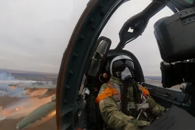 Как на юге России военные летчики провели парад Победы - Российская газета