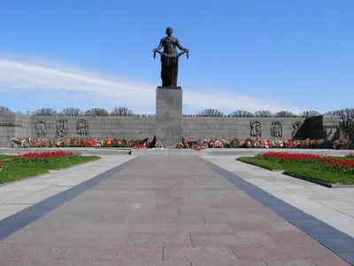 Украинское правительство тратит миллионы на памятники и улицы в честь  нацистских коллаборационистов и неофашистов - World Socialist Web Site