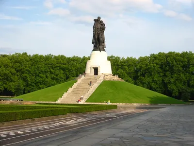 Памятник военному летчику Сергею Никифорову открыли в Пскове : Псковская  Лента Новостей / ПЛН