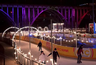 Предстоящей зимой склон у стадиона «Волгоград-Арена» превратят в горку для  катания на ледянках