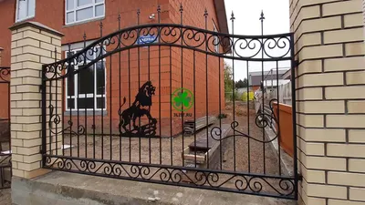 Забор с распашными воротами в Москве | Производство заборов с распашными  воротами в едином стиле