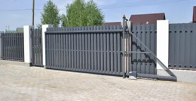 Маленькие красивые кованые ворота и забор Артикул КВ-071