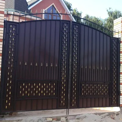 Кованые ворота с калиткой для частного дома в Казани