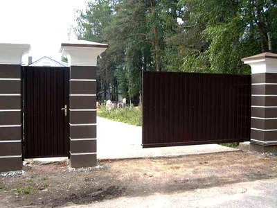 Пример автоматических распашных ворот DoorHan для загородного дома или дачи  — фото ООО «ДорХан-Урал» - Dh-ural.ru