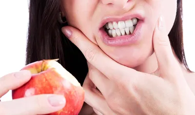 Отек после удаления зуба - почему возникает, сколько держится, когда это  нормально, а когда нет?