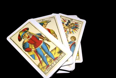 Э \"Таро: Классическое Таро\" 78 карт, 2 пустые, инструкция в коробке купить  за 749,00 ₽ в интернет-магазине Леонардо