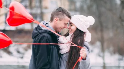 https://echonedeli.ru/social/prazdniki/3263-samyj-romantichnyj-prazdnik-den-vseh-vljublennyh-14-fevralja-trogatelnye-otkrytki-i-krasivye-stihi-dlja-ljubimyh.html