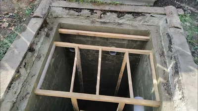 Как сделать выгребную яму из кирпича своими руками