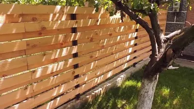 Деревяный забор из обрезной доски - YouTube