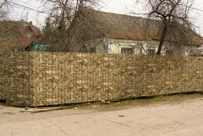 Забор из профнастила под камень в Санкт-Петербурге: цены на установку  заборов из профлиста - Good Zabor
