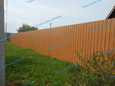 Забор из профнастила (Арт.5226) синего цвета (RAL5005) толщиной 0.45 мм c  двумя лагами с бутованием столбов