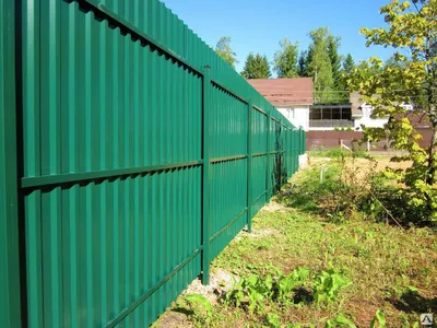 Забор с распашными воротами из зеленого профнастила ПН-207 - купить в  Москве, цена, фото, отзывы, характеристики