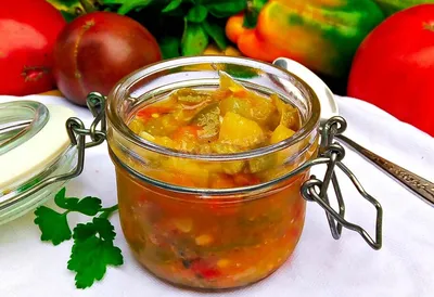 Консервированный салат из цукини и помидоров - пошаговый рецепт