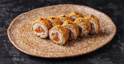 Жаренный ролл с одним из видов морепродуктов | Sushi SHAH / Суши ШАХ / Суши  роллы Краснодар