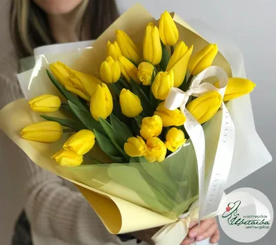 Букет из 21 желтых тюльпанов от /шт. Купить цветы.