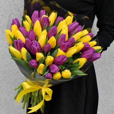 51 желтый тюльпан в крафт бумаге купить в Минске