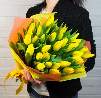 Букет 101 тюльпан, желтые купить за 21 390 руб. с круглосуточной доставкой  | Мосцветторгком