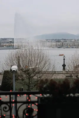 Репродукции Изобразительного Искусства The Banks of Lake Geneva at  Saint-Gingolph, зимой, с Snowy Weather по