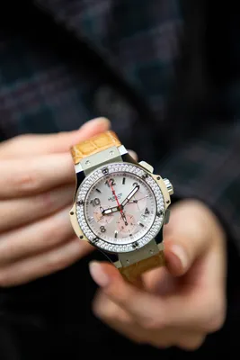 Женские наручные часы хублот , кварцевый механизм Watch oclock 133424880  купить за 1 771 ₽ в интернет-магазине Wildberries