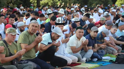 Жума намаз на открытом воздухе: в Алматы разрешили коллективные  богослужения - YouTube