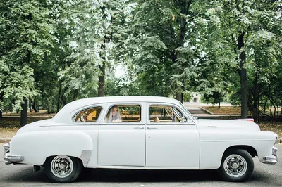 В Германии продают ГАЗ-12 ЗИМ 1952 года, который стоял на месте последние  40 лет - читайте в разделе Новости в Журнале Авто.ру