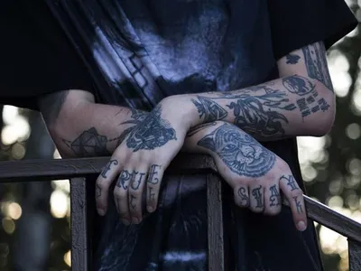 Воровские звезды»: что означает эта татуировка - Рамблер/новости